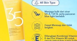 Dapatkan kulit glowing bebas kusam dan flek hitam dengan Wardah UV Shield Essential Sunscreen Gel SPF 35! Sunscreen ini bermanfaat melindungi kulit dari sinar UVA dan UVB, mencerahkan kulit, dan melembabkannya.